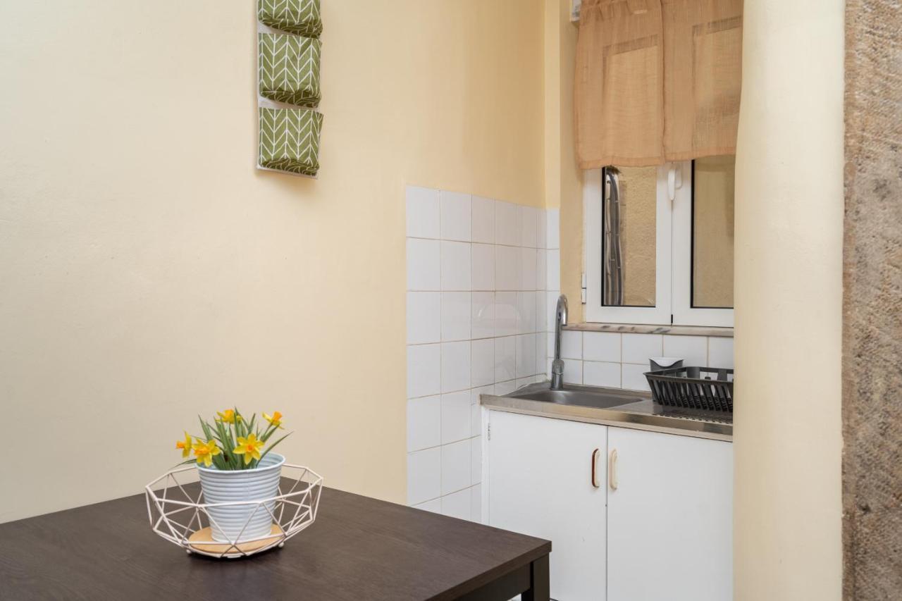 Cozy One Bedroom Apt In Historic Location - Carmo Лиссабон Экстерьер фото
